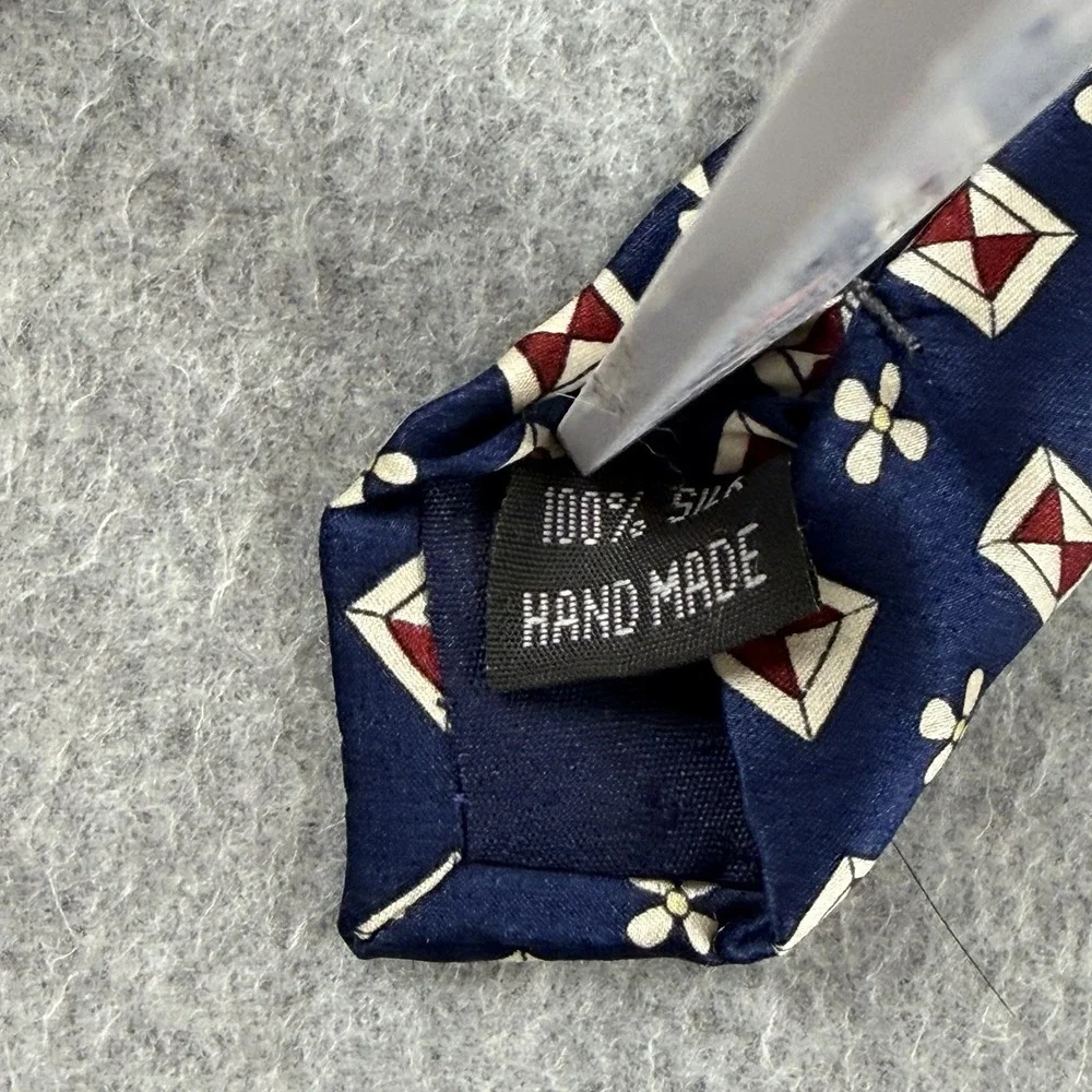 Vintage Dai Huang 100% Silk Handmade Navy Geometric Floral Necktie 55x3.9